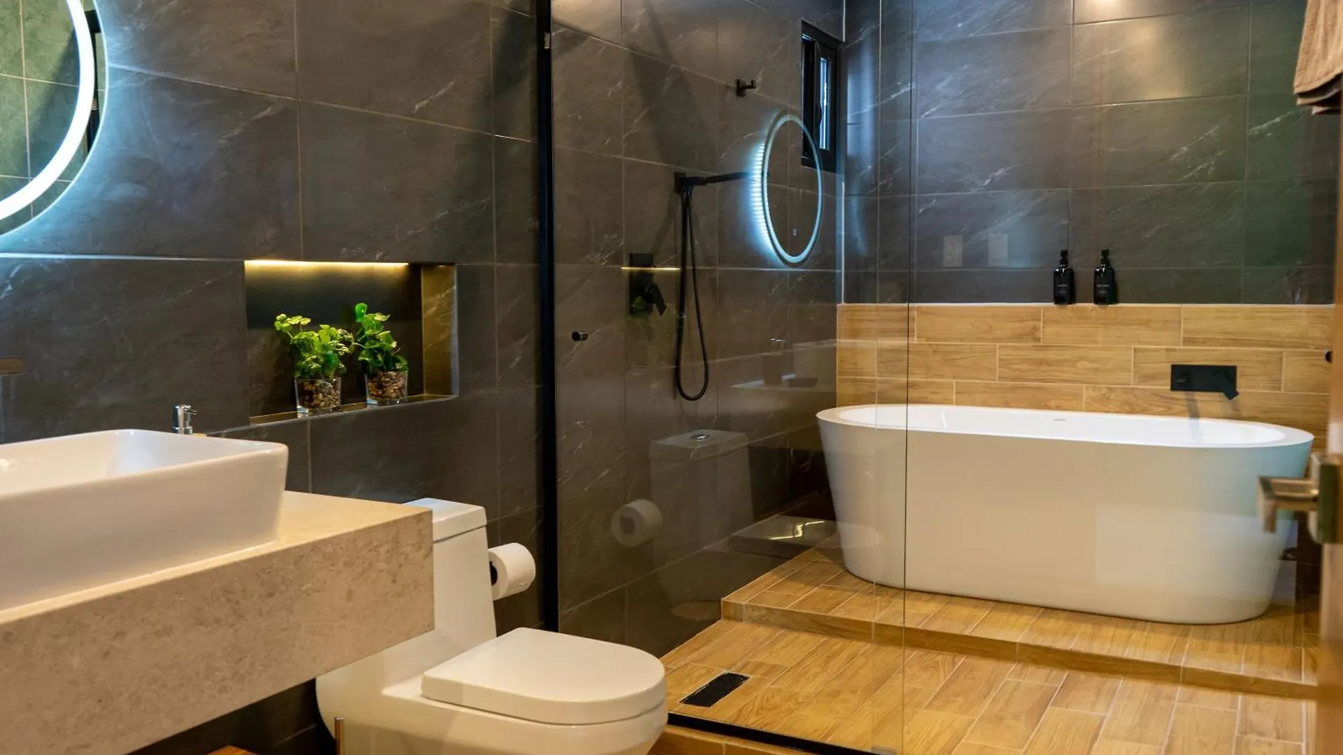 Elegant Lux Condo - Fast Wi-Fi- Near The Beach Playa del Carmen
