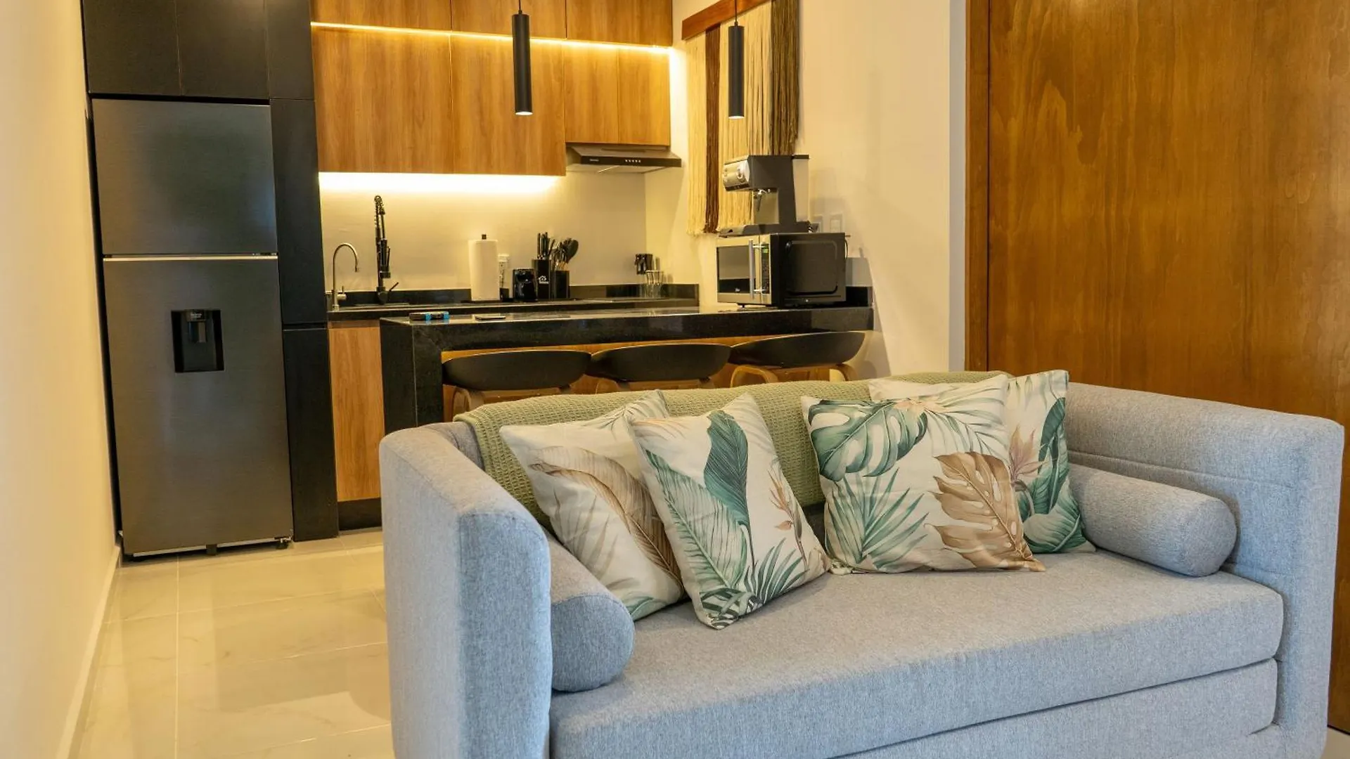 Elegant Lux Condo - Fast Wi-Fi- Near The Beach Playa del Carmen Apartment
