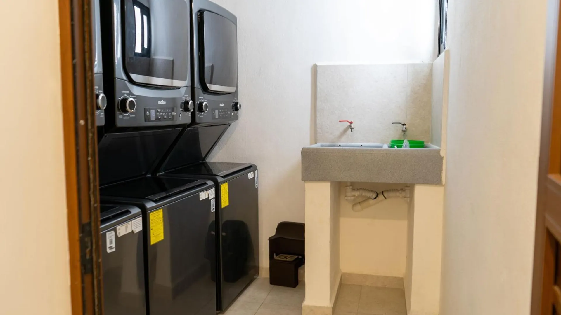 Elegant Lux Condo - Fast Wi-Fi- Near The Beach Playa del Carmen Apartment